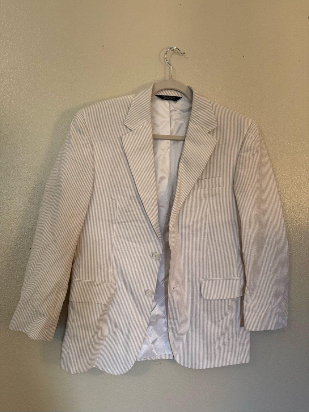 Jos A Bank 38S Men's Cream Pinstripe Blazer- Stay Cool